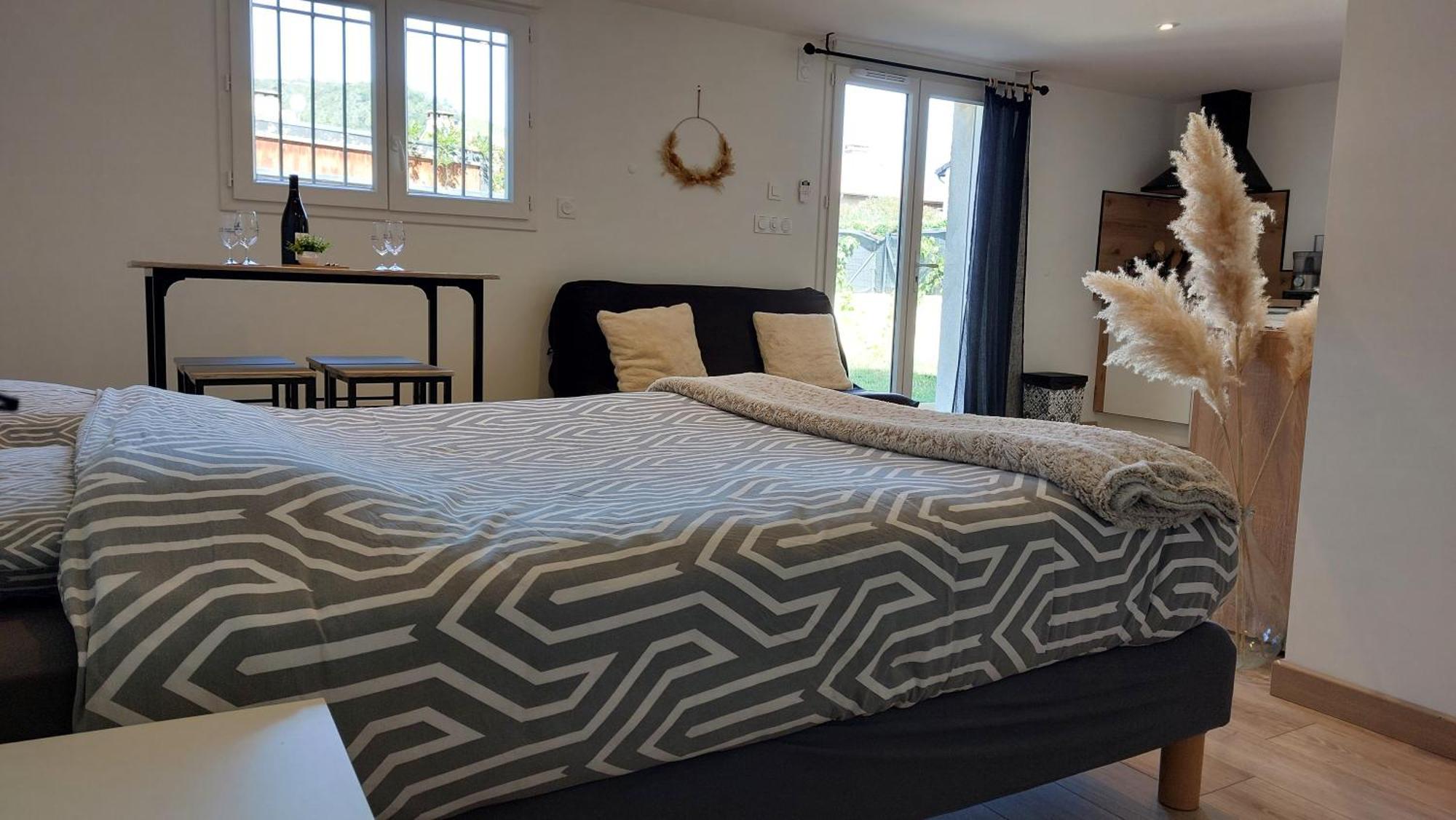 Le Studio Du Doux Tournon-sur-Rhone Bagian luar foto