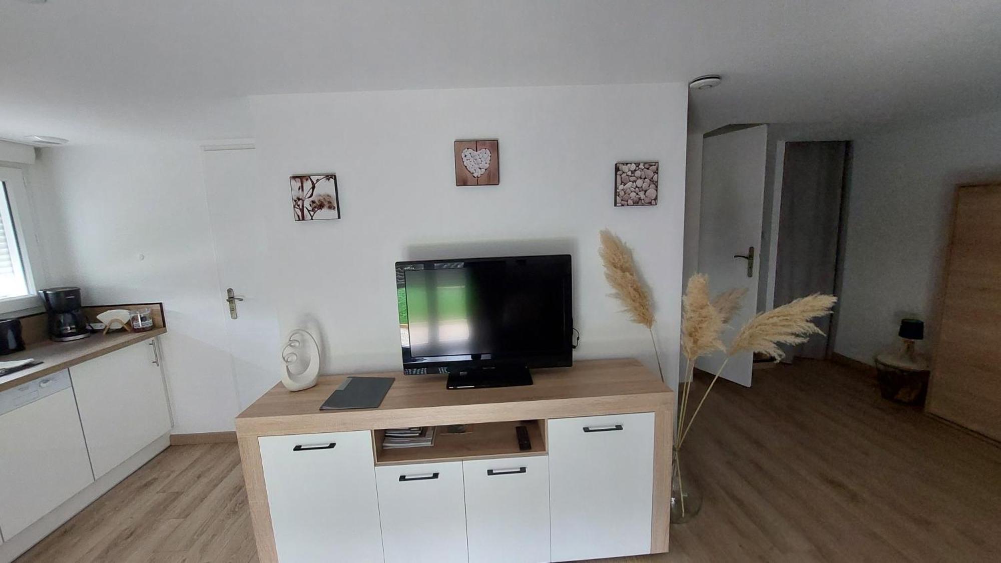 Le Studio Du Doux Tournon-sur-Rhone Bagian luar foto